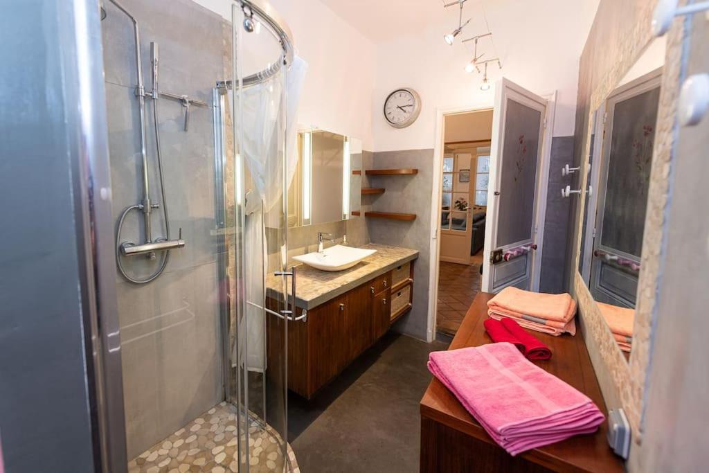 Anna-Maria : Grand Appartement 10 Personnes+Parking Prive -Actif+ Location- Marseille Exterior photo