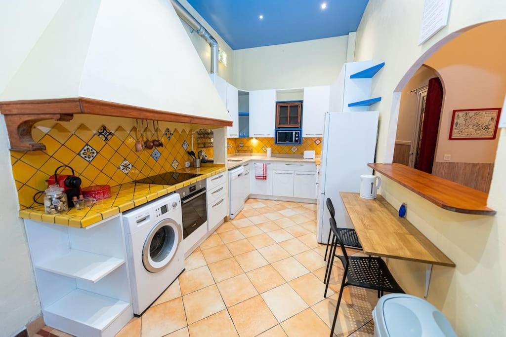 Anna-Maria : Grand Appartement 10 Personnes+Parking Prive -Actif+ Location- Marseille Exterior photo