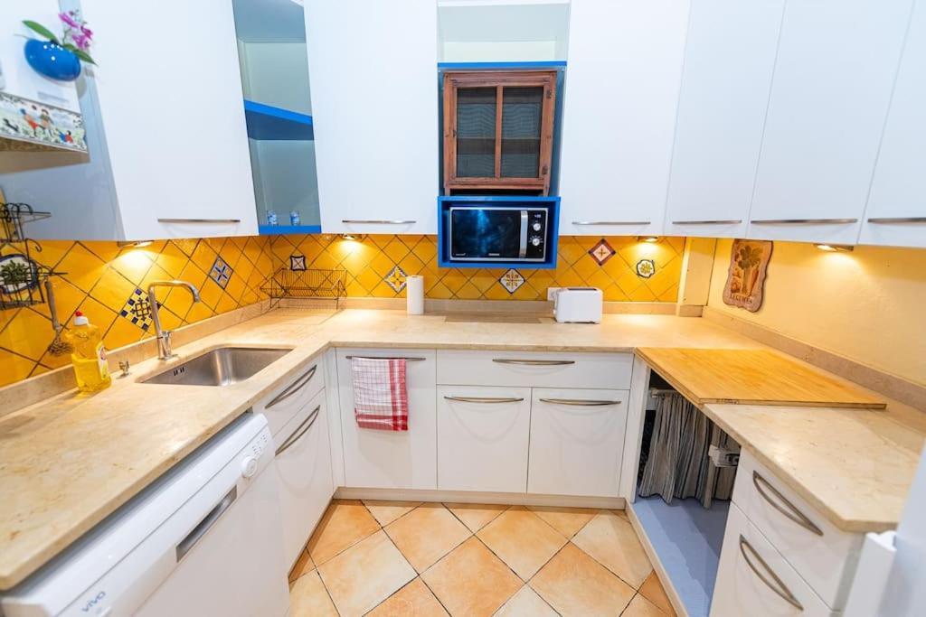 Anna-Maria : Grand Appartement 10 Personnes+Parking Prive -Actif+ Location- Marseille Exterior photo